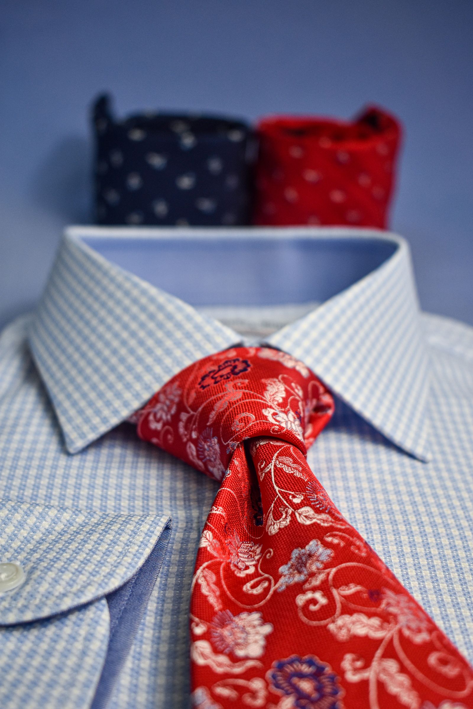 Shirt collar and tie — buttons and fusing for formalwear production (illustrative)
